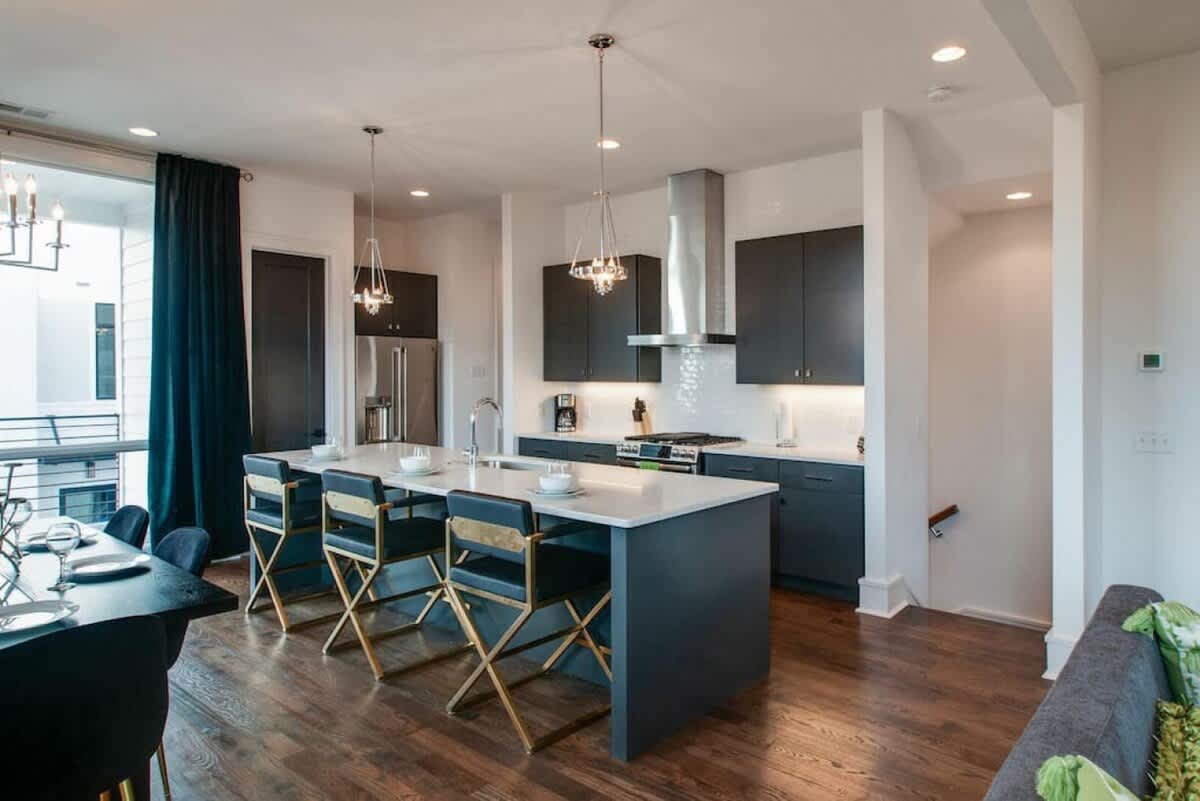 Condo in Nashville property photo 4