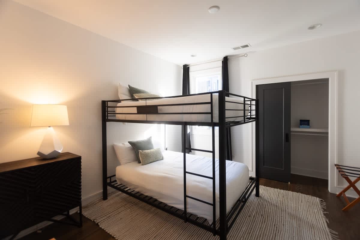 Bedroom 1 image 1