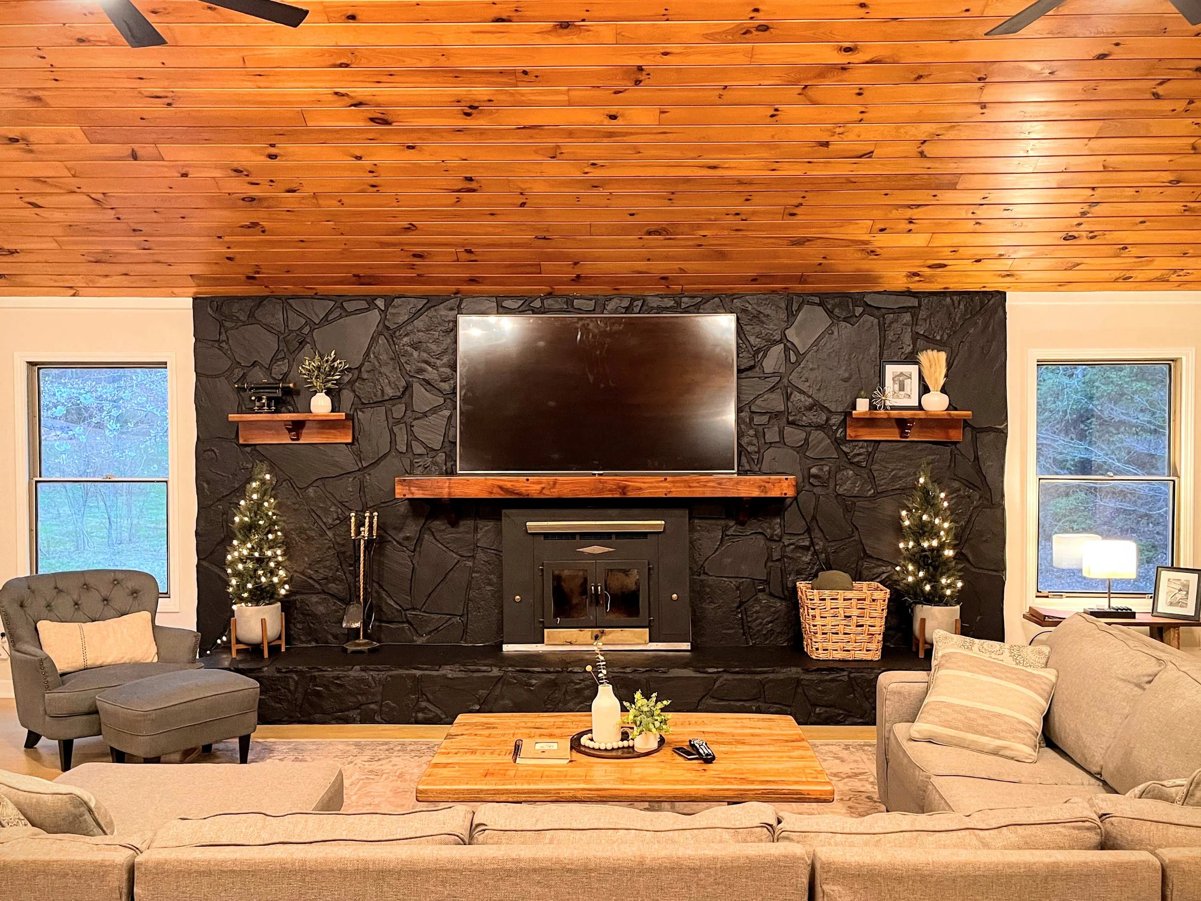 Creekfront 30-Acre Retreat • Hot Tub & Firepit #17