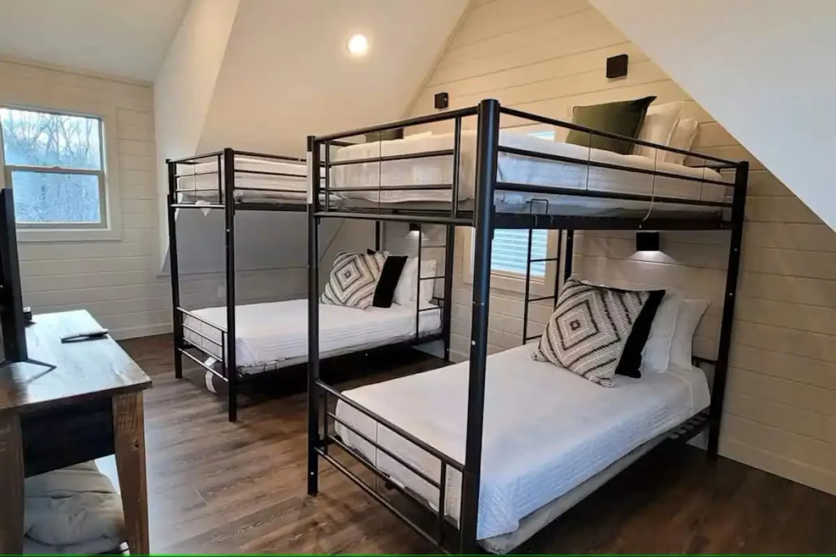 Charming Cabin | Hot Tub • Arcade • Fast WiFi #2
