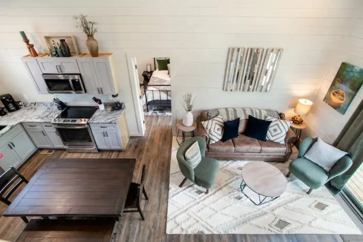 Charming Cabin | Hot Tub • Arcade • Fast WiFi #3