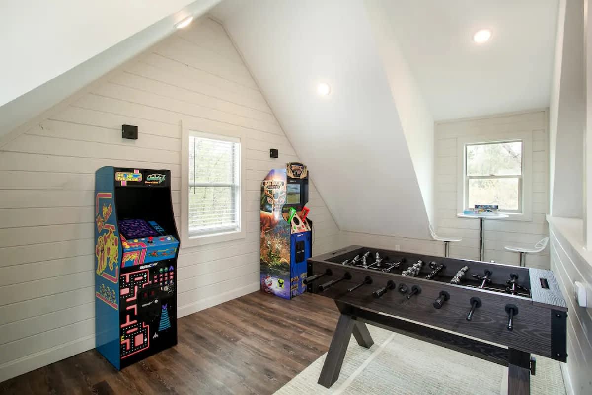 Charming Cabin | Hot Tub • Arcade • Fast WiFi #5