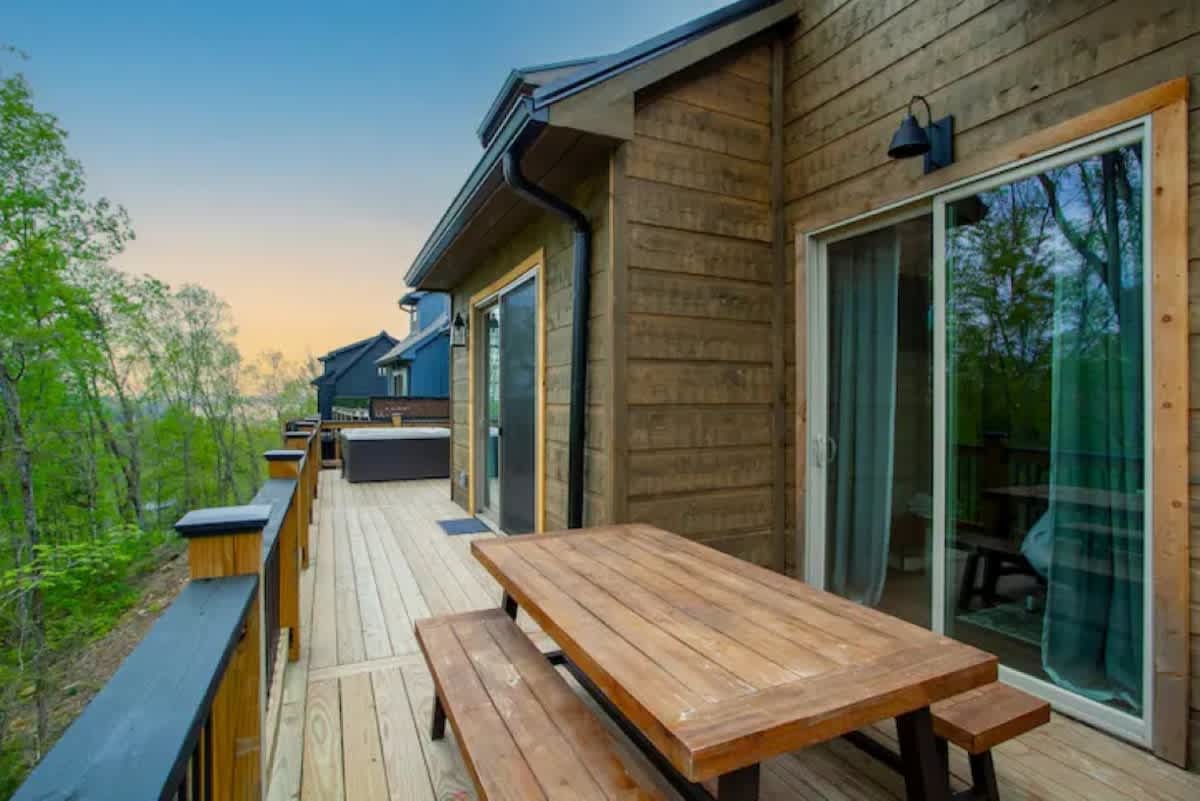 Charming Cabin | Hot Tub • Arcade • Fast WiFi #16