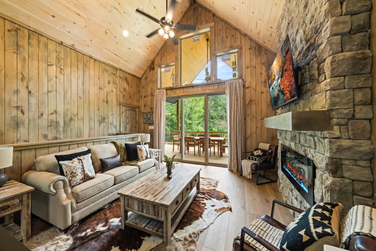 Hot Tub Retreat • Lake Access • Sleeps 8 #4