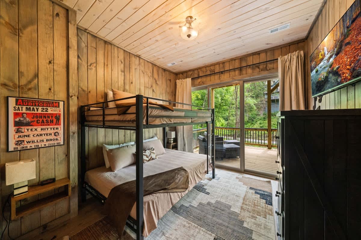 Hot Tub Retreat • Lake Access • Sleeps 8 #3