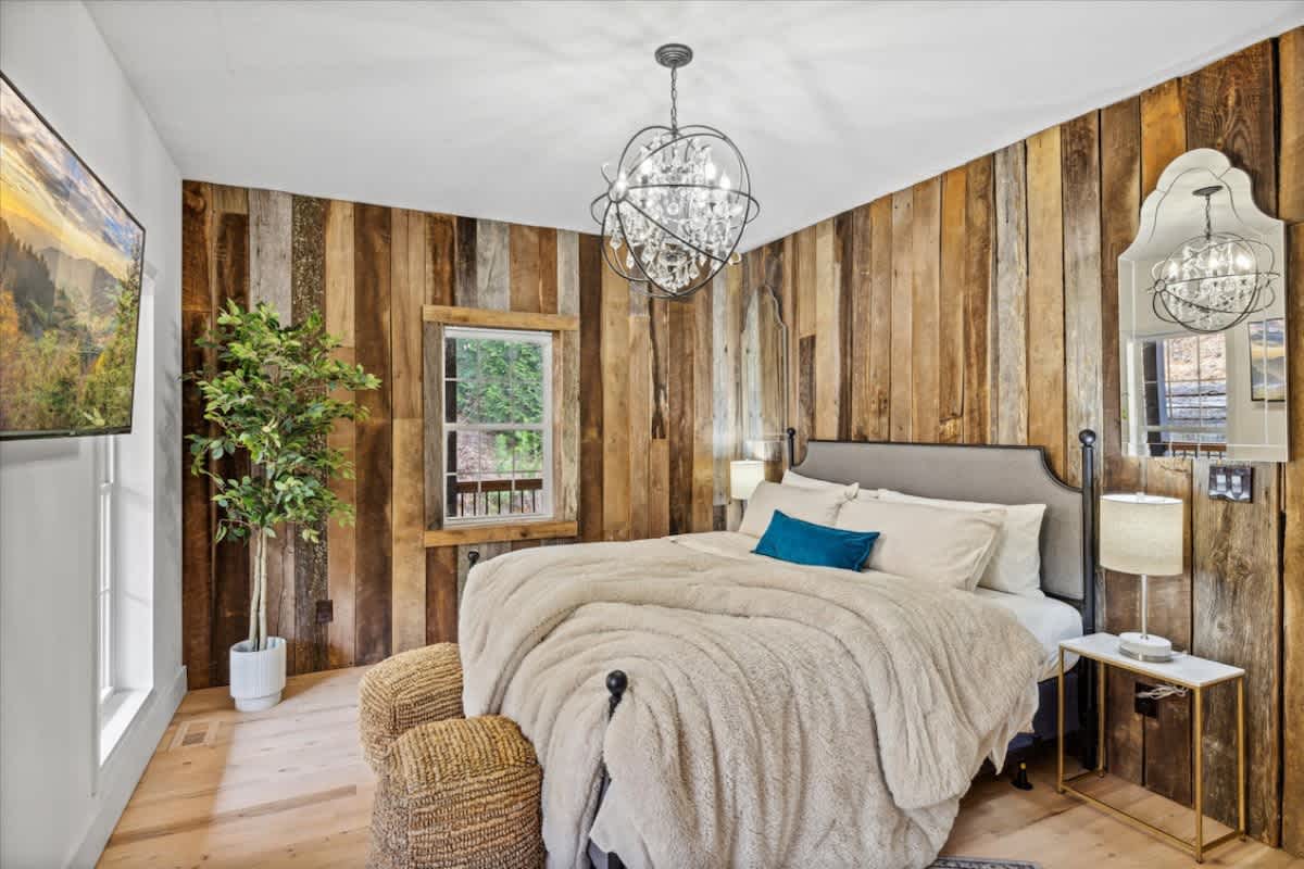 Bedroom 1 image 1