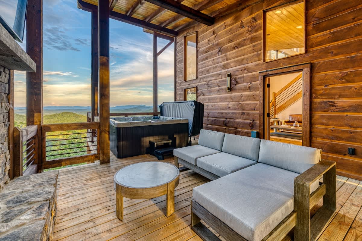 6 Bedroom Mountain Cabin w/ Hot Tub & Game Room #22