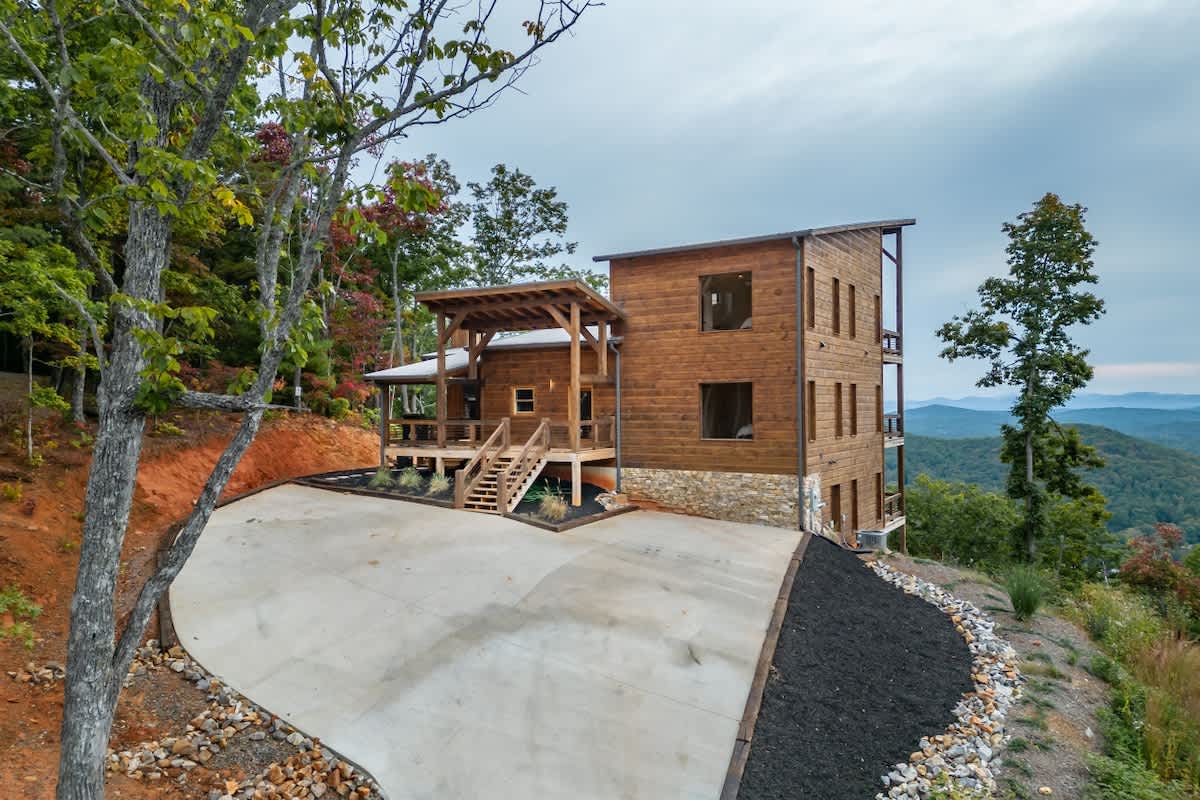 6 Bedroom Mountain Cabin w/ Hot Tub & Game Room #4