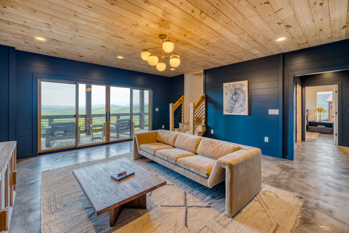 6 Bedroom Mountain Cabin w/ Hot Tub & Game Room #2