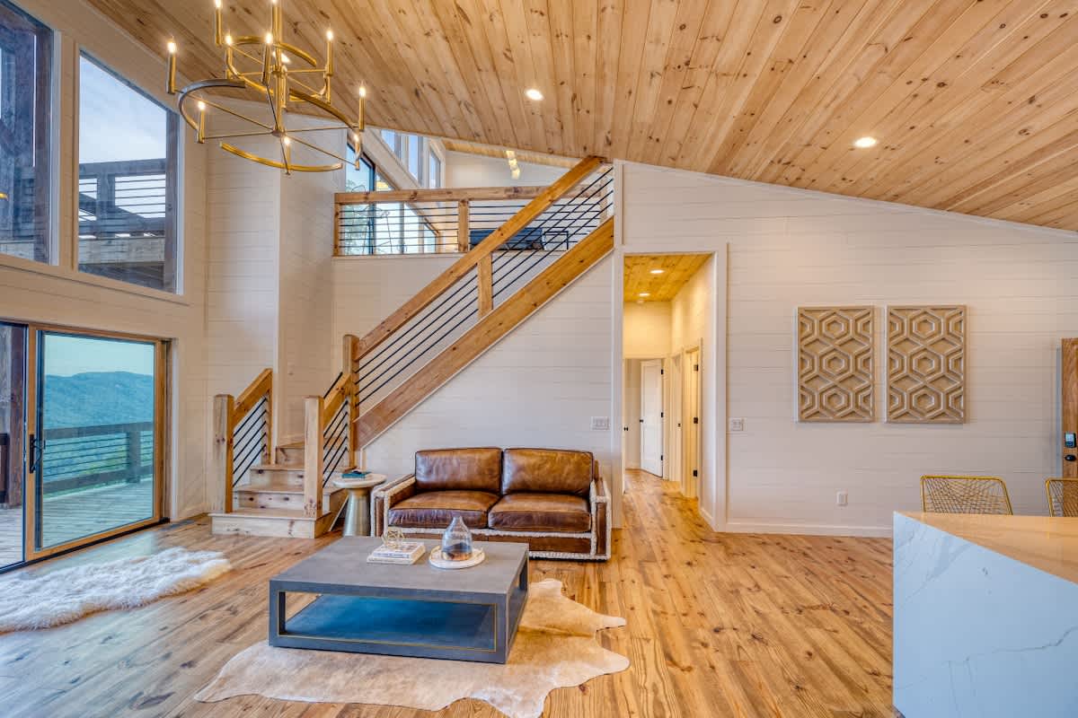 6 Bedroom Mountain Cabin w/ Hot Tub & Game Room #16