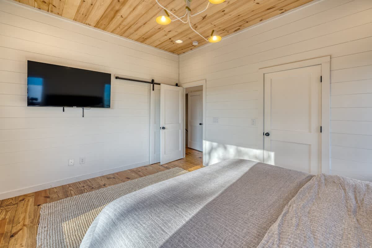 6 Bedroom Mountain Cabin w/ Hot Tub & Game Room #30