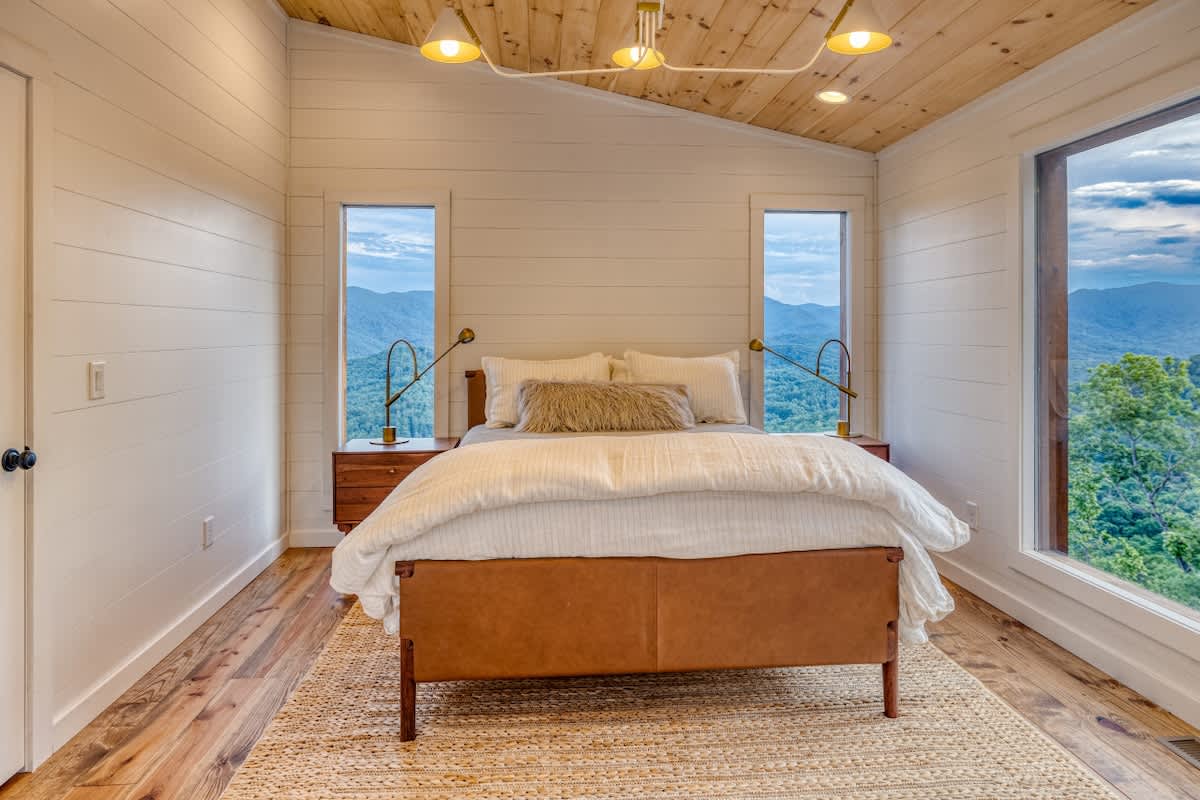 6 Bedroom Mountain Cabin w/ Hot Tub & Game Room #7