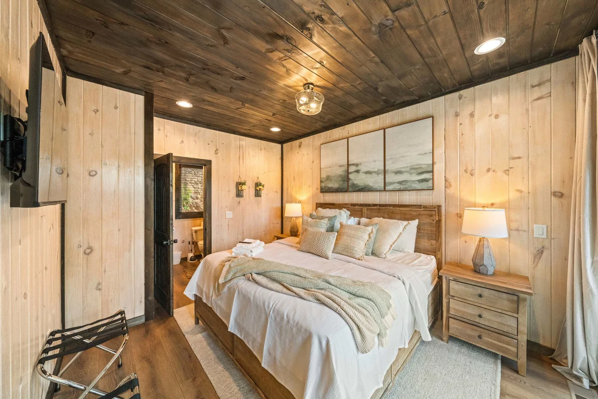 Bedroom 1 image 1