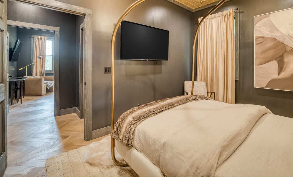 Bedroom 1 image 1