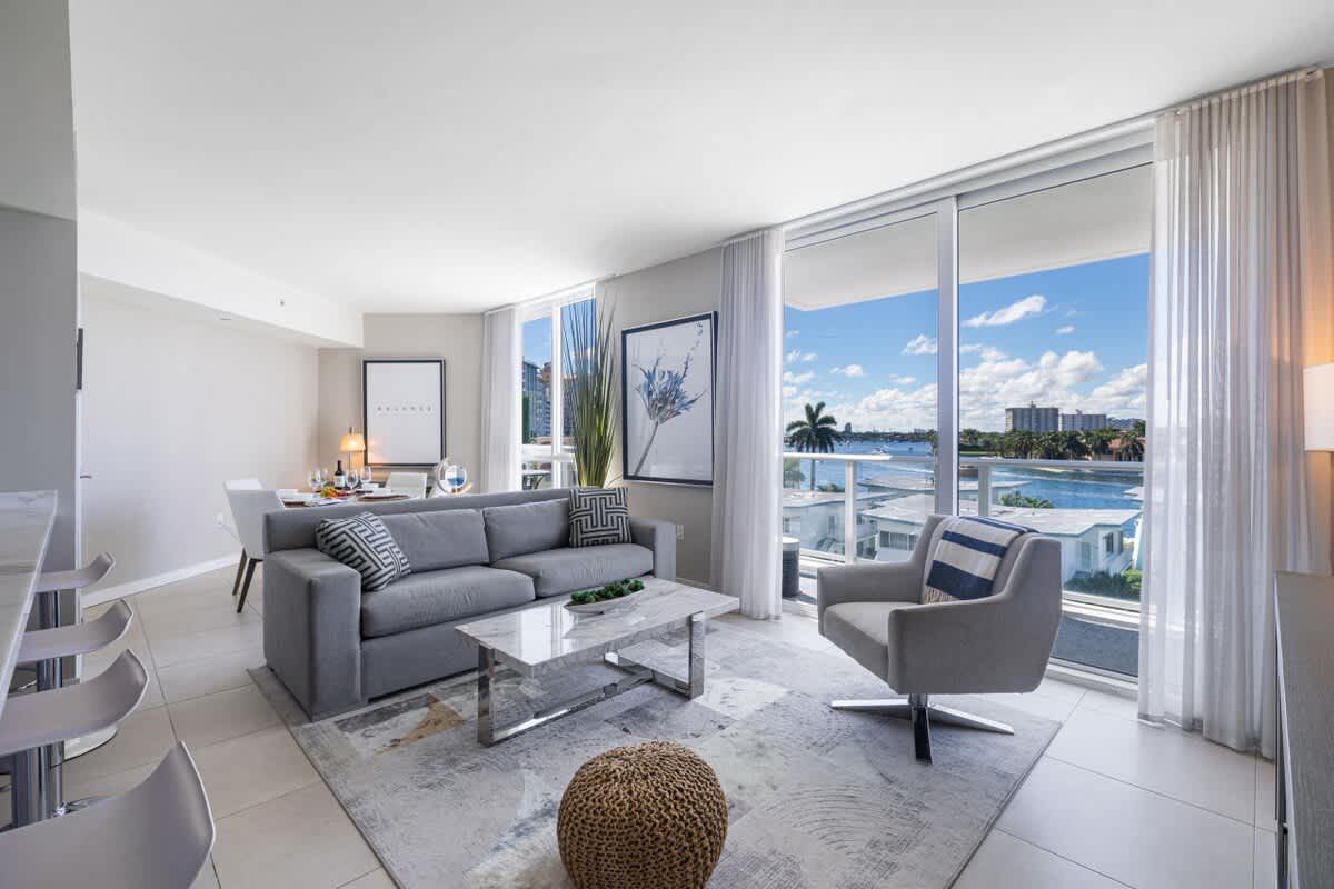 Condo in Fort Lauderdale property photo 2