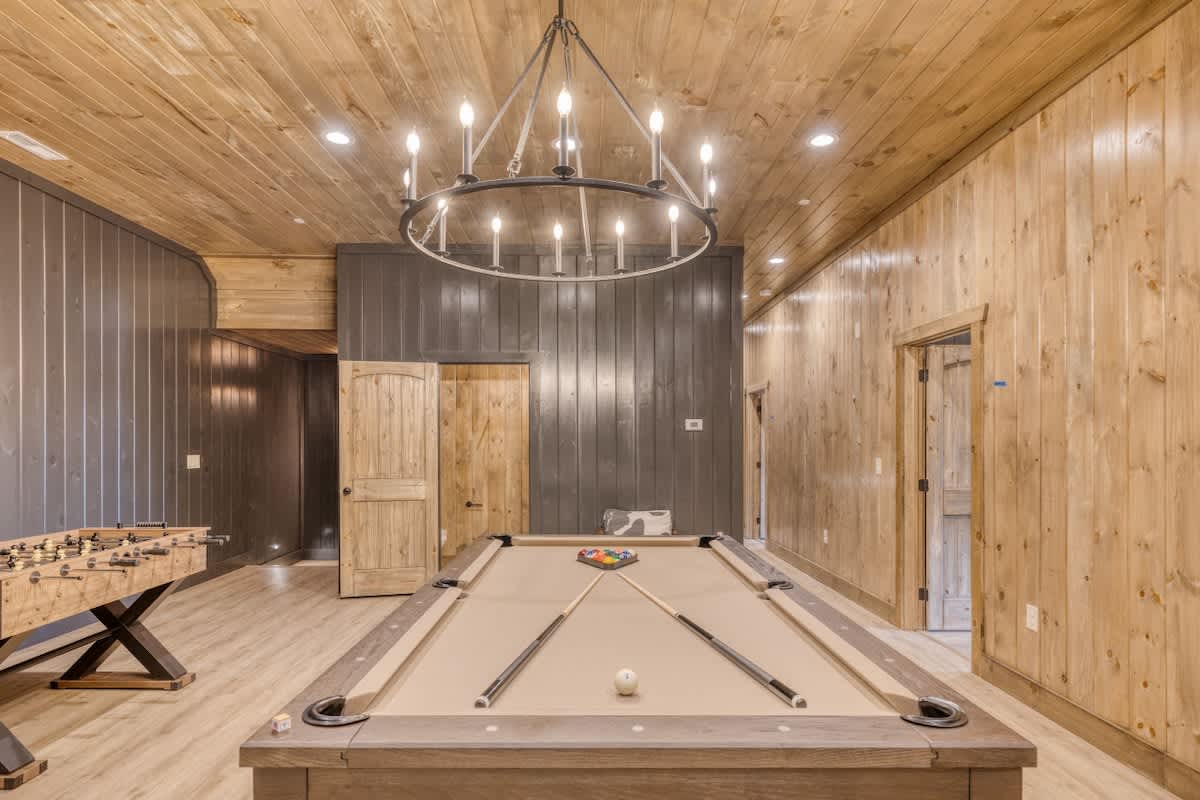 Luxury 20BR Mtn Estate | Indoor Pool & Hot Tub #3