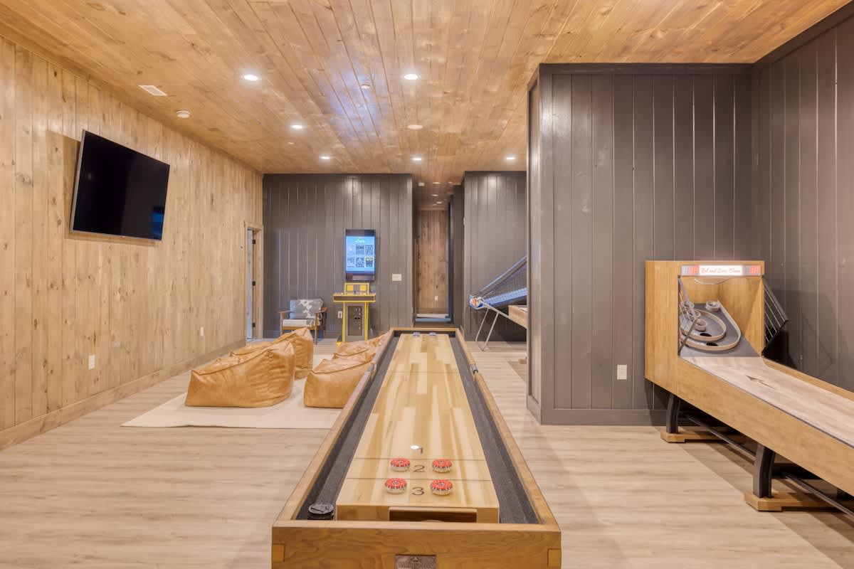 Luxury 20BR Mtn Estate | Indoor Pool & Hot Tub #51