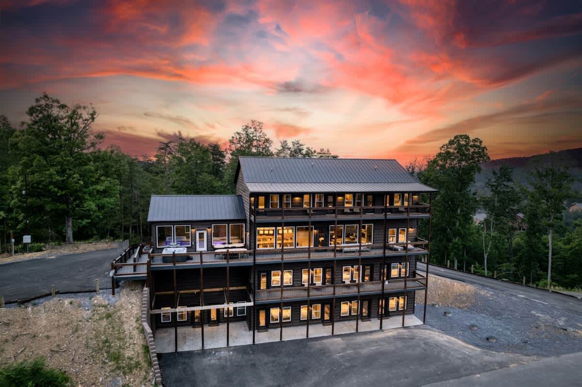 Luxury 20BR Mtn Estate | Indoor Pool & Hot Tub #64