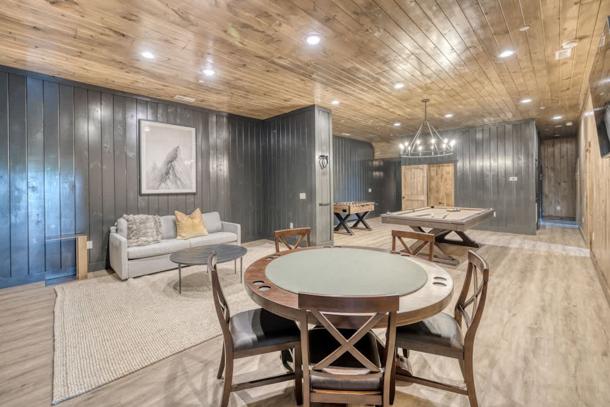 Luxury 20BR Mtn Estate | Indoor Pool & Hot Tub #81