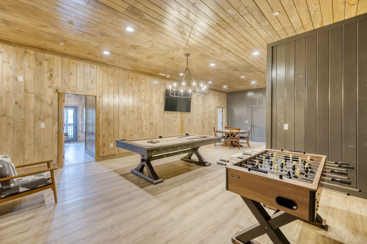 Luxury 20BR Mtn Estate | Indoor Pool & Hot Tub #70