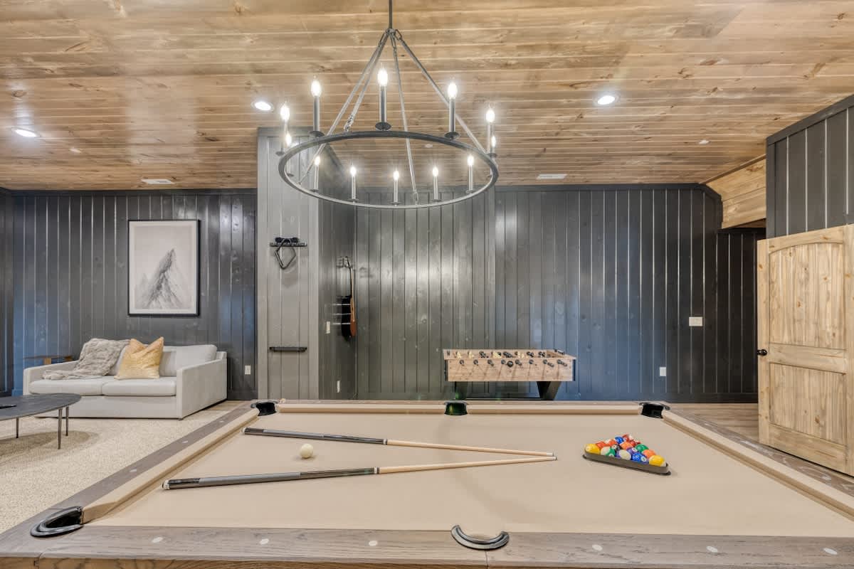 Luxury 20BR Mtn Estate | Indoor Pool & Hot Tub #73