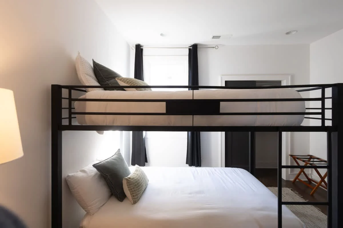 Bedroom 3 image 1