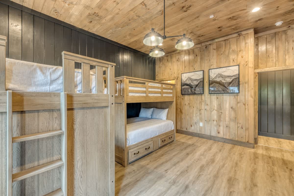 Luxury 20BR Mtn Estate | Indoor Pool & Hot Tub #59