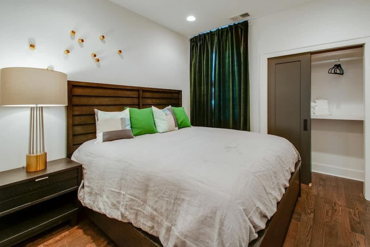Bedroom 2 image 1
