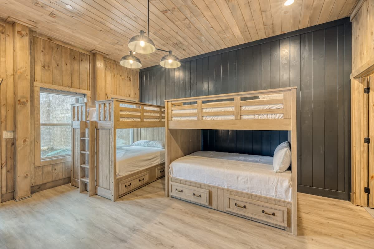 Luxury 20BR Mtn Estate | Indoor Pool & Hot Tub #42