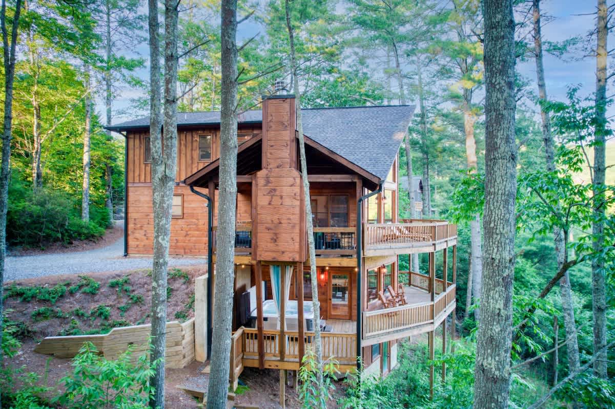 4BR Pineview | Hot Tub & Scenic Views | Arcade #46