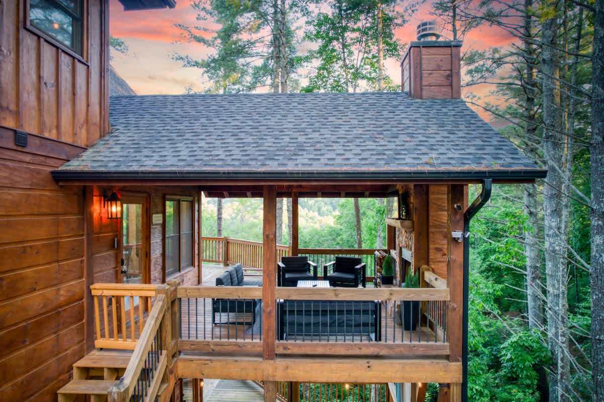 4BR Pineview | Hot Tub & Scenic Views | Arcade #40