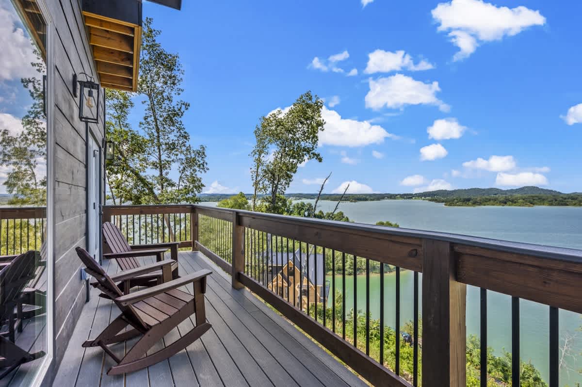 Lakefront Retreat w/ Pool, Hot Tub, Game Room #23