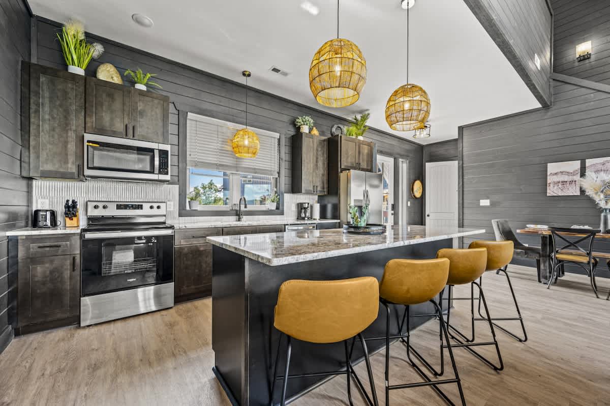 Lakefront Retreat w/ Pool, Hot Tub, Game Room #42