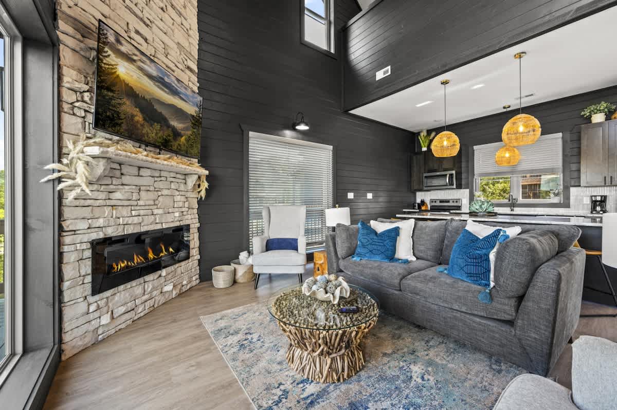 Lakefront Retreat w/ Pool, Hot Tub, Game Room #10