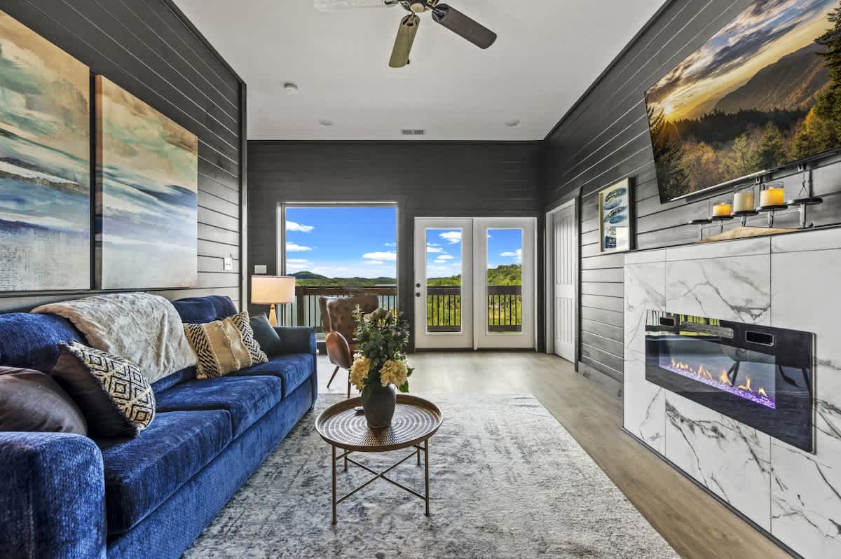 Lakefront Retreat w/ Pool, Hot Tub, Game Room #12
