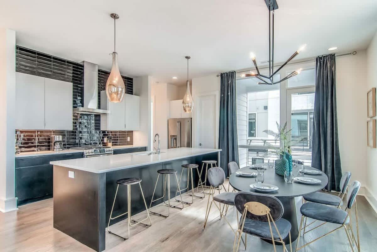 Downtown Gulch 7BR Luxury Home • Walkable #16