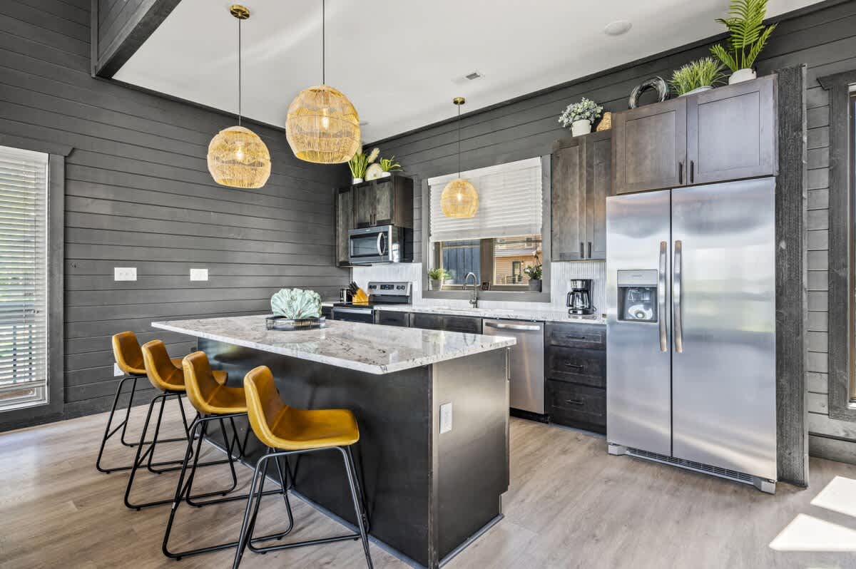 Lakefront Retreat w/ Pool, Hot Tub, Game Room #52