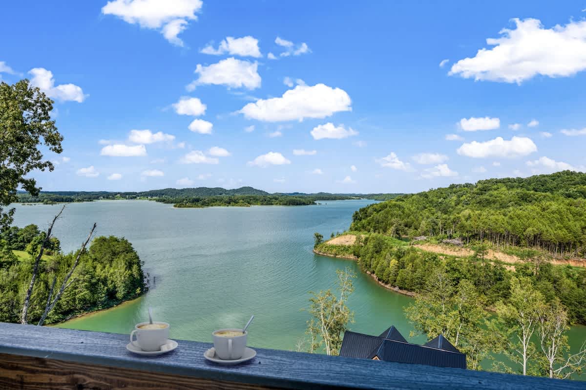 Lakefront Retreat w/ Pool, Hot Tub, Game Room #55