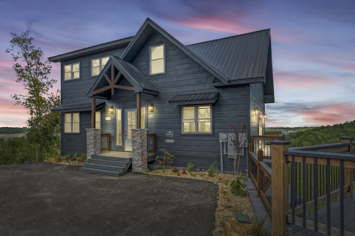 Lakefront Retreat w/ Pool, Hot Tub, Game Room #49