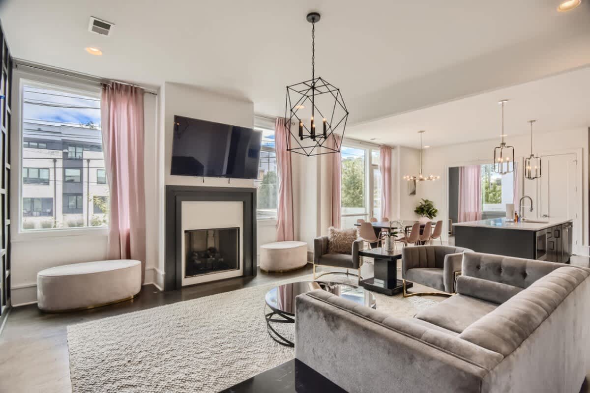 Condo in Nashville property photo 3