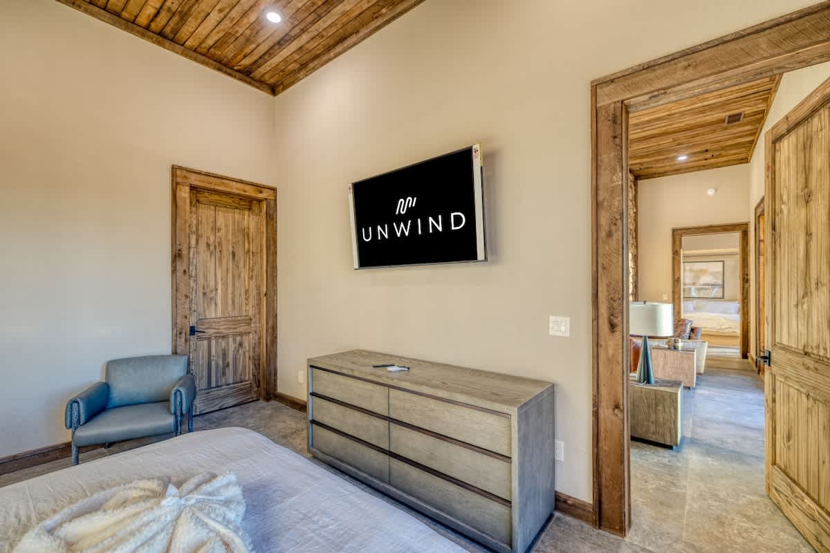 4 Bedroom Mountain Cabin w/ Hot Tub & Pool Table #6