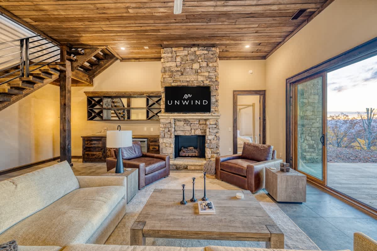 4 Bedroom Mountain Cabin w/ Hot Tub & Pool Table #7