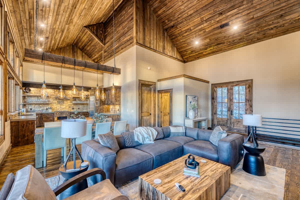 4 Bedroom Mountain Cabin w/ Hot Tub & Pool Table #27