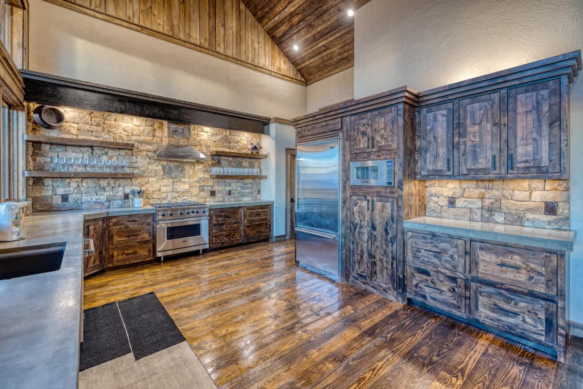 4 Bedroom Mountain Cabin w/ Hot Tub & Pool Table #12