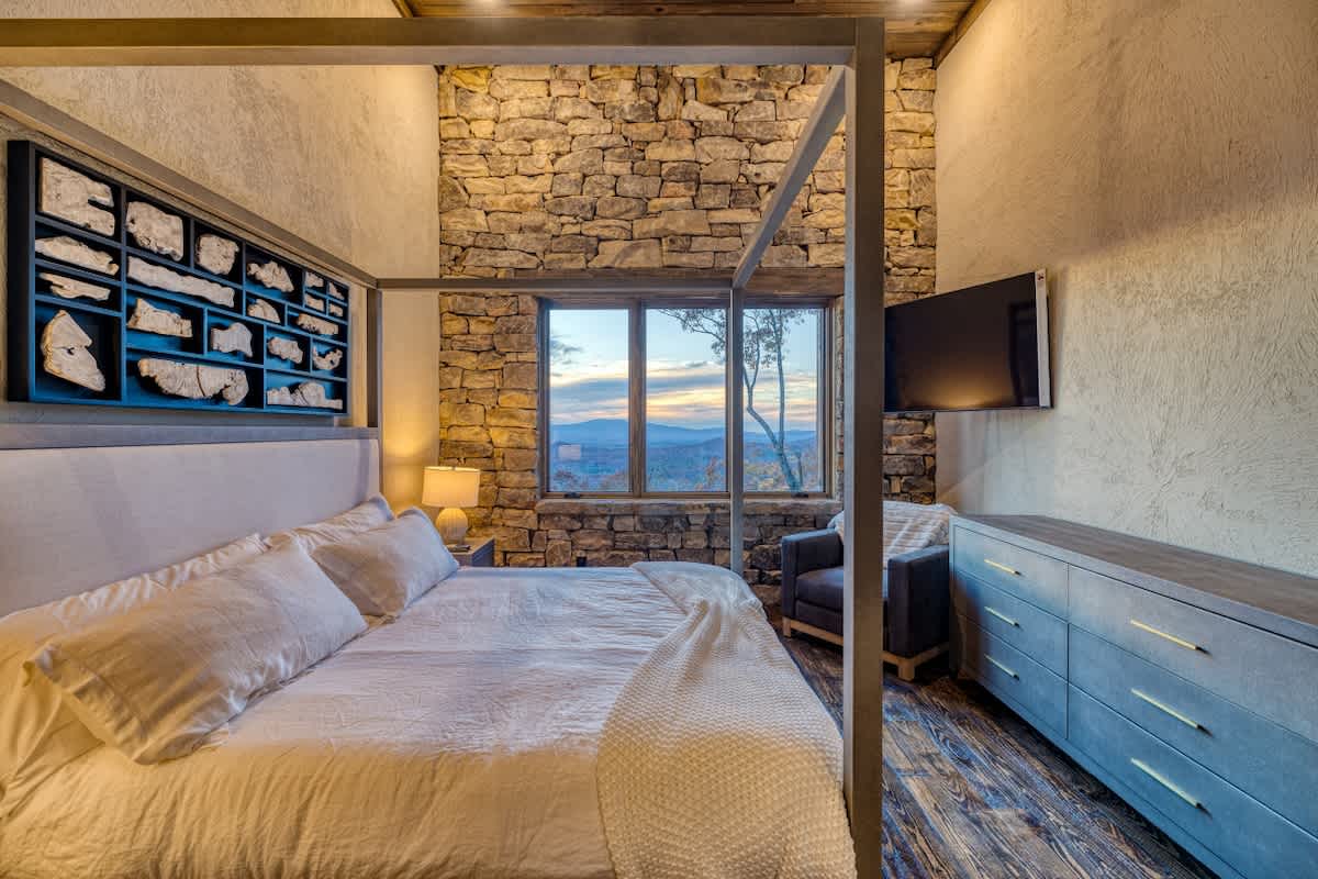 4 Bedroom Mountain Cabin w/ Hot Tub & Pool Table #24