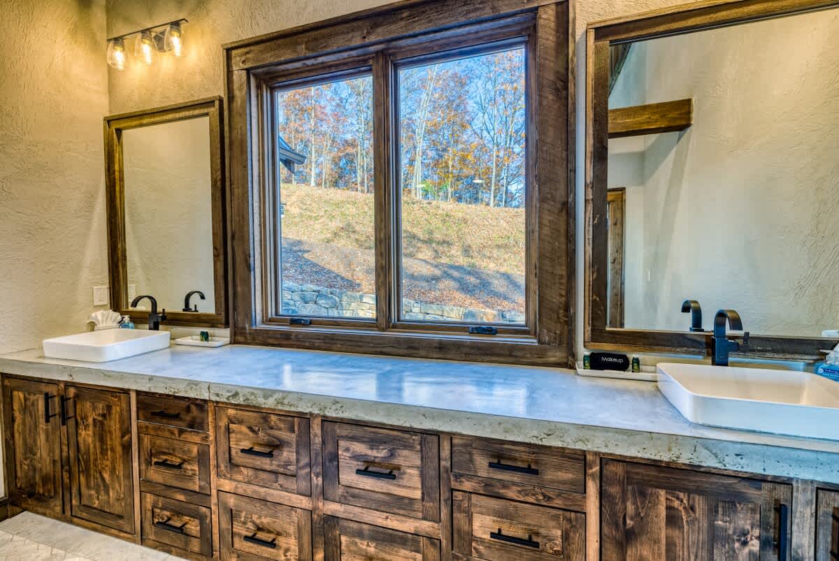 4 Bedroom Mountain Cabin w/ Hot Tub & Pool Table #20