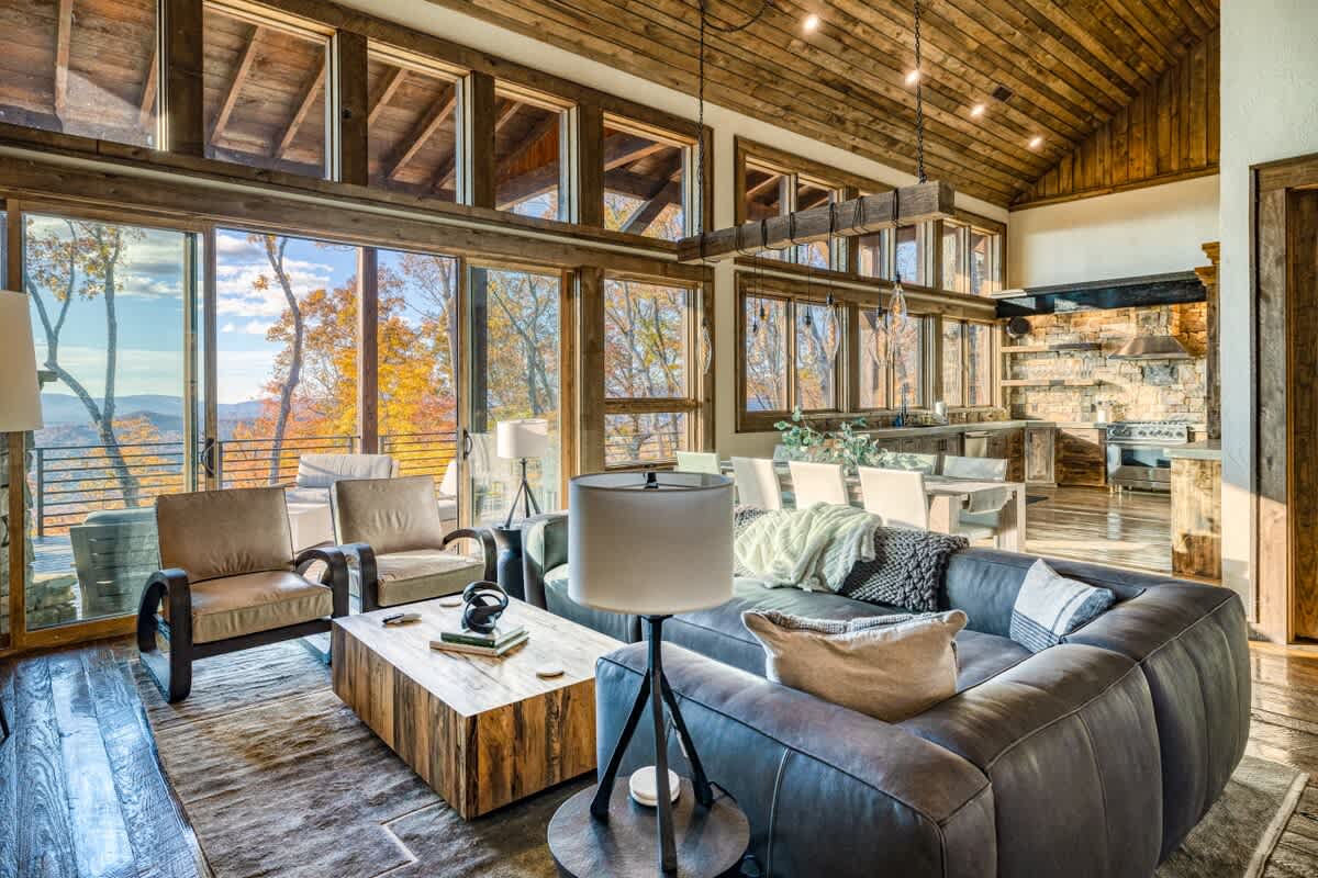 4 Bedroom Mountain Cabin w/ Hot Tub & Pool Table #33