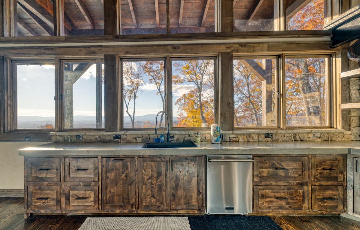 4 Bedroom Mountain Cabin w/ Hot Tub & Pool Table #31