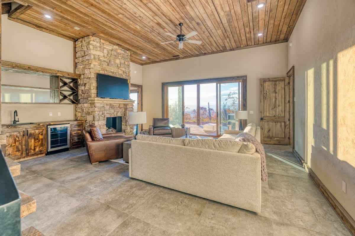 4 Bedroom Mountain Cabin w/ Hot Tub & Pool Table #30
