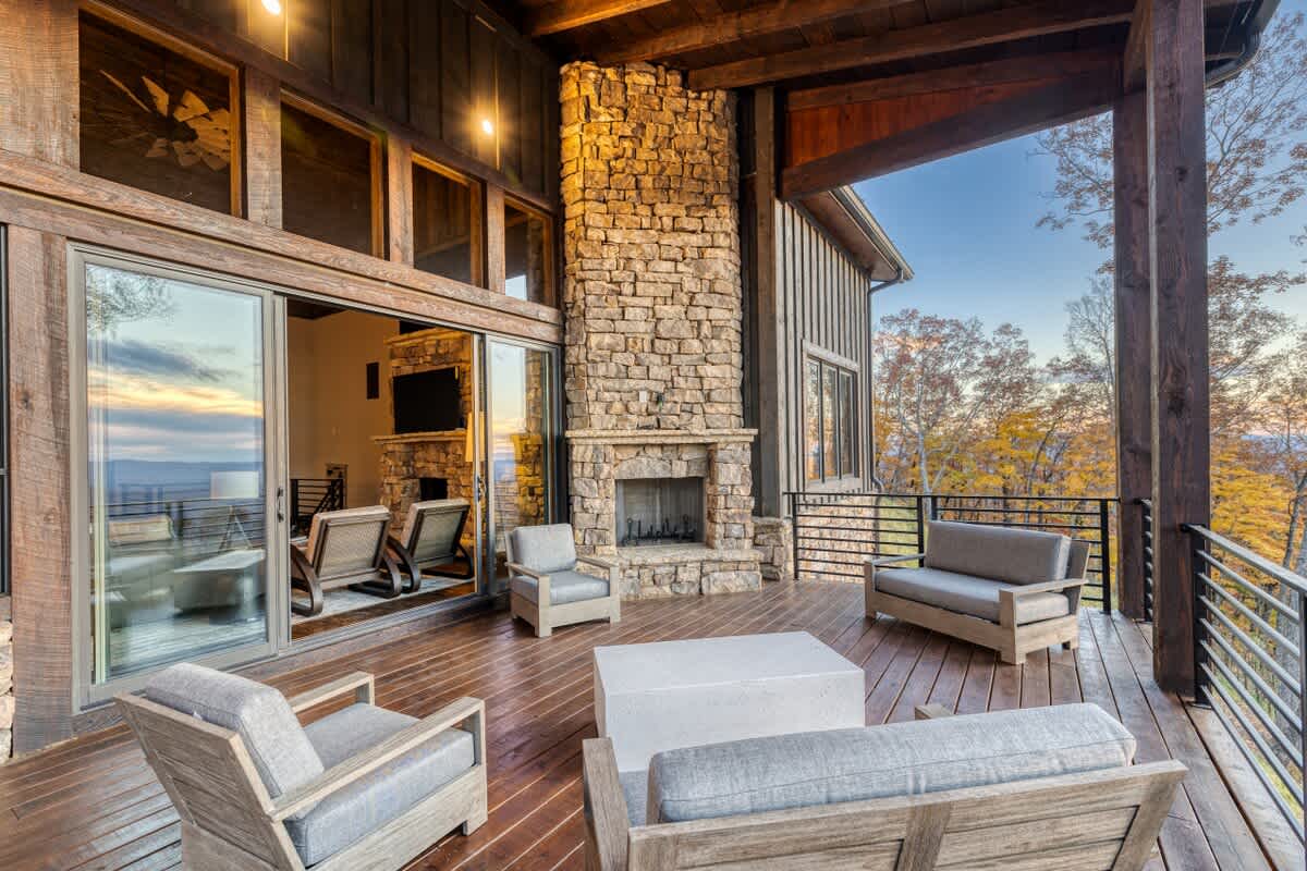4 Bedroom Mountain Cabin w/ Hot Tub & Pool Table #36